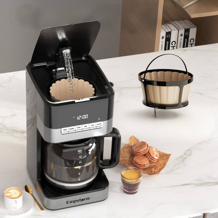 Enlarged Showerhead Evenly Saturates Coffee Ground Enlarged Showerhead Evenly Saturates Coffee Ground