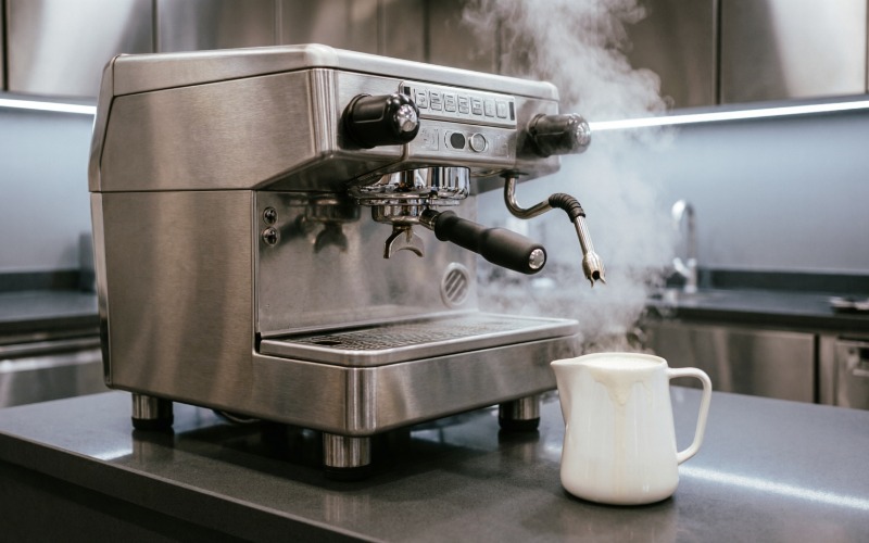 coffee-machine-with-steam-wand